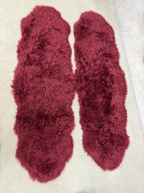 2x Soft & Fluffy Faux Sheepskin Area Rug, Color resembles Burgandy 2 x 6 Feet